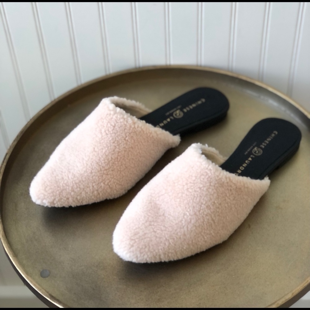 CHINESE LAUNDRY | EASTON MULE IN NATURAL FAUX FUR | SZ: 7 | NWOT